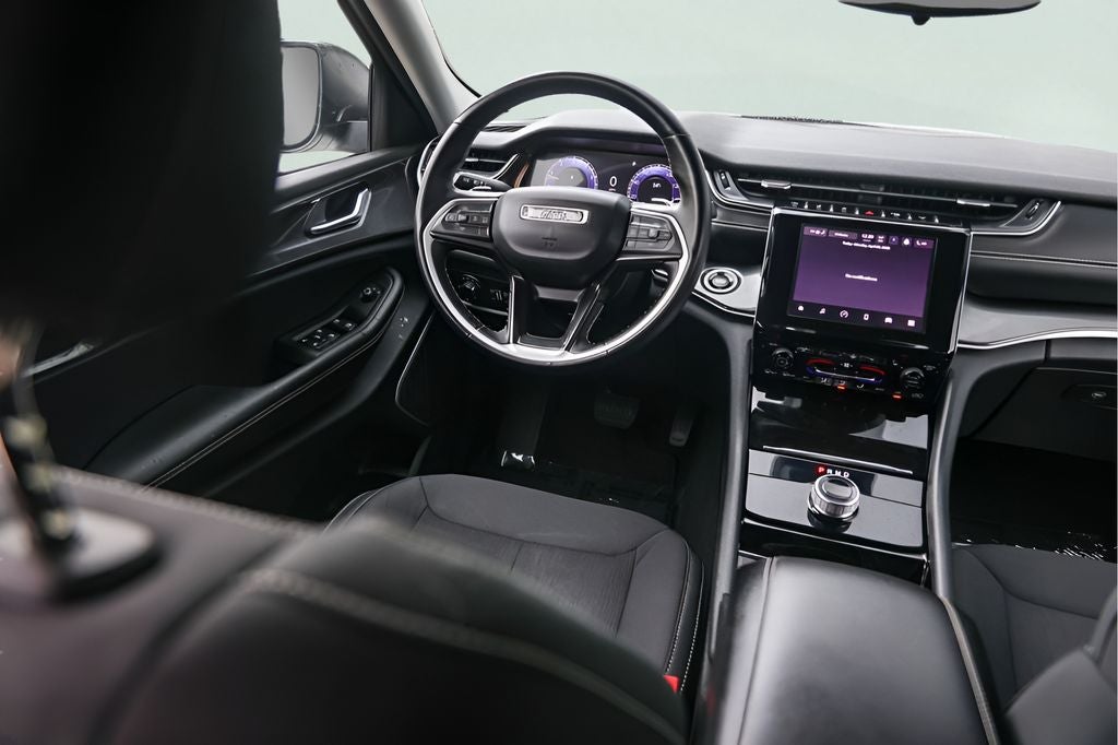 2022 Jeep Grand Cherokee L Laredo