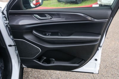 2022 Jeep Grand Cherokee L Laredo