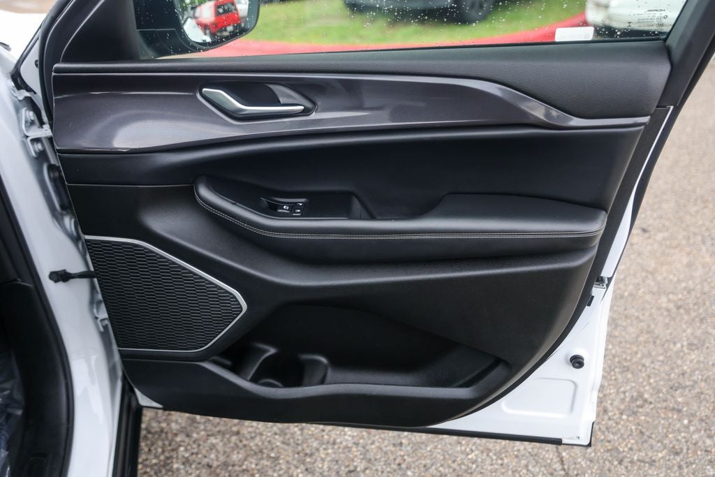 2022 Jeep Grand Cherokee L Laredo