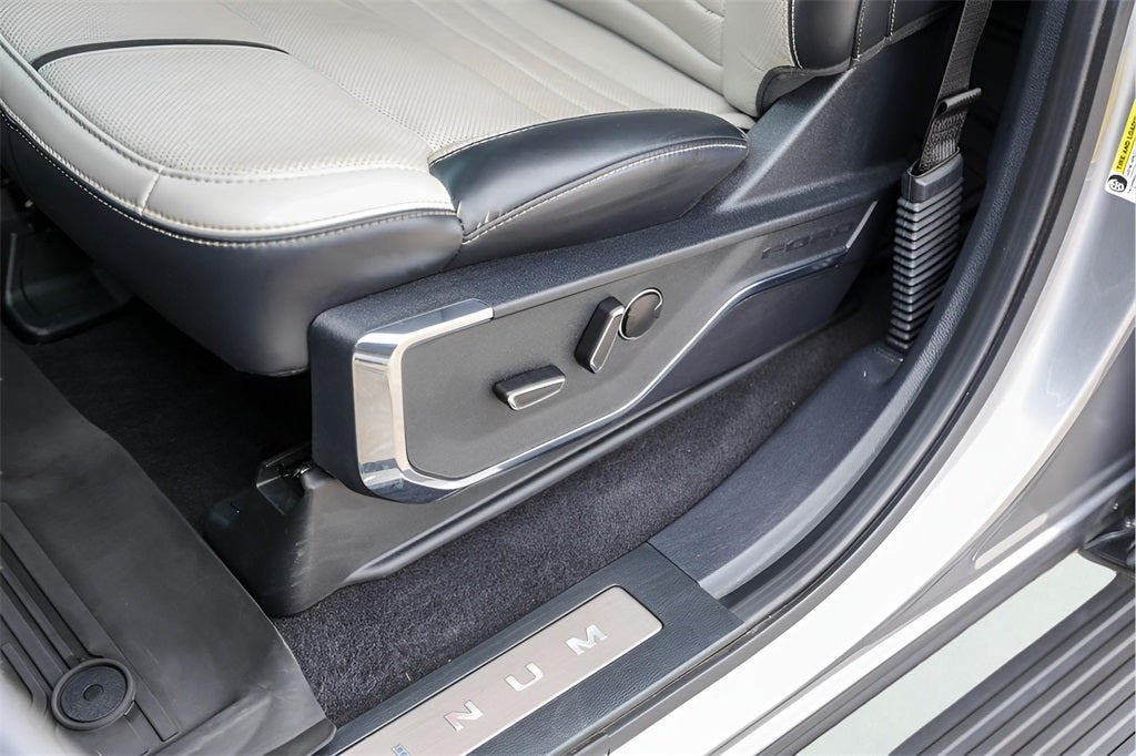 2023 Ford F-150 Lightning Platinum