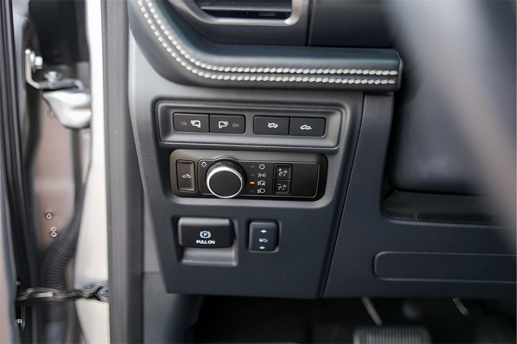 2023 Ford F-150 Lightning Platinum