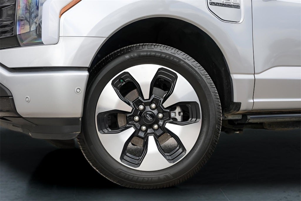 2023 Ford F-150 Lightning Platinum
