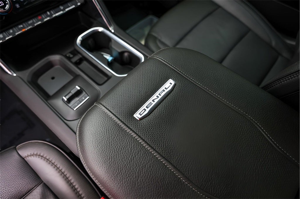 2025 GMC Sierra 2500HD Denali