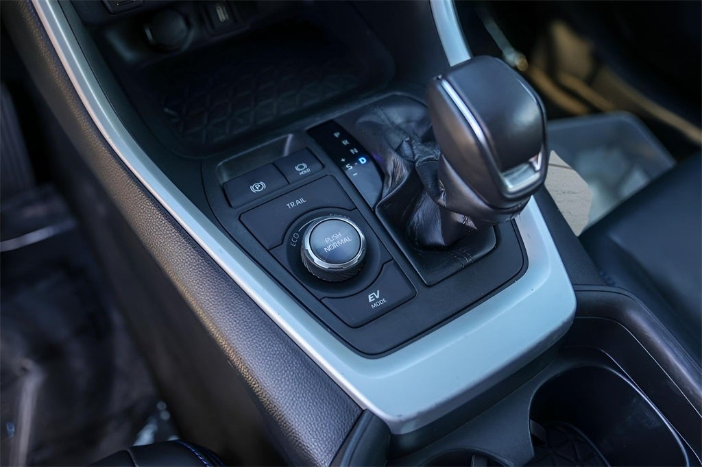 2020 Toyota RAV4 Hybrid XSE