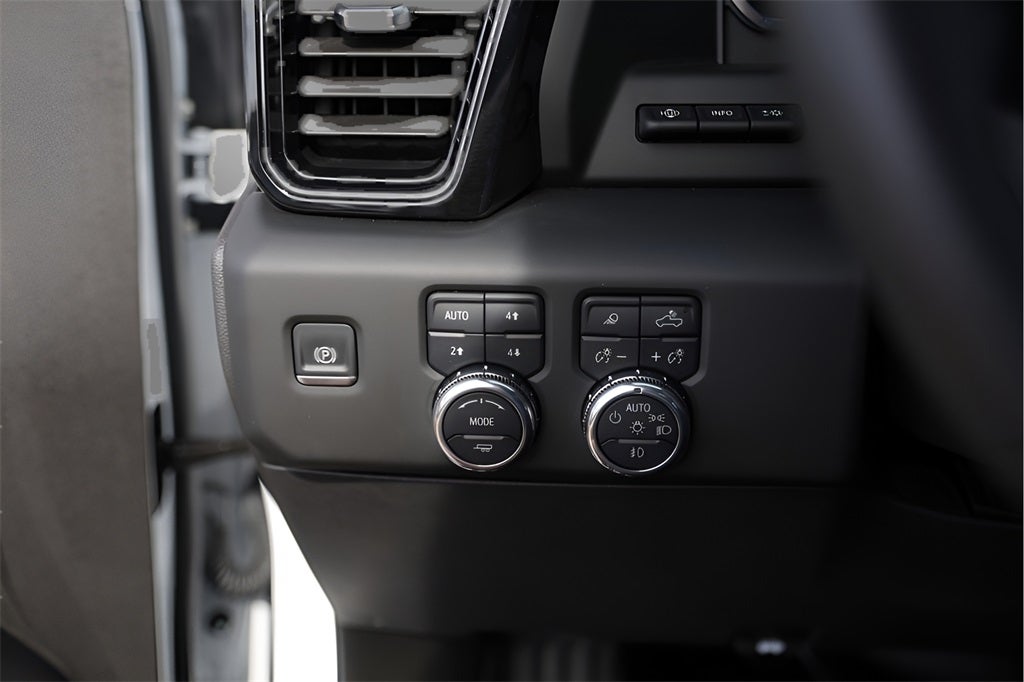 2025 GMC Sierra 1500 AT4X