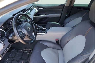 2020 Toyota Camry Hybrid XLE