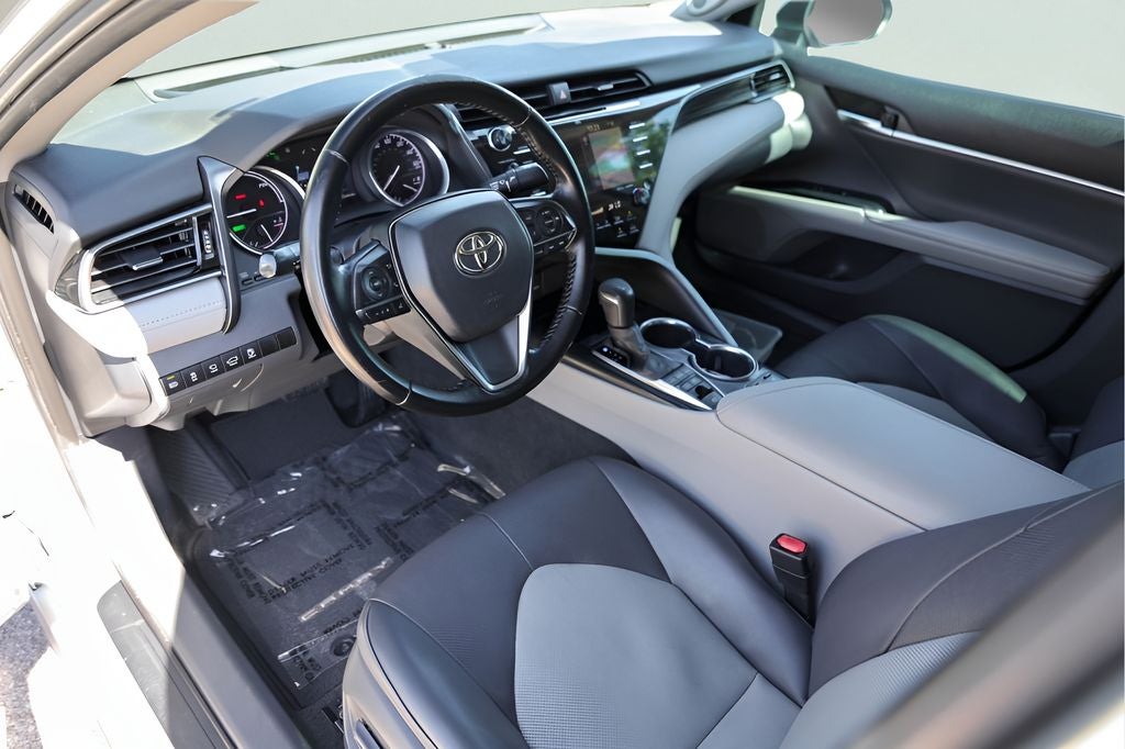 2020 Toyota Camry Hybrid XLE