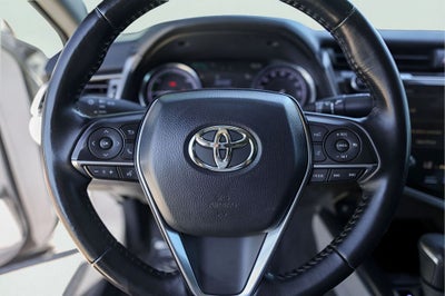 2020 Toyota Camry Hybrid XLE