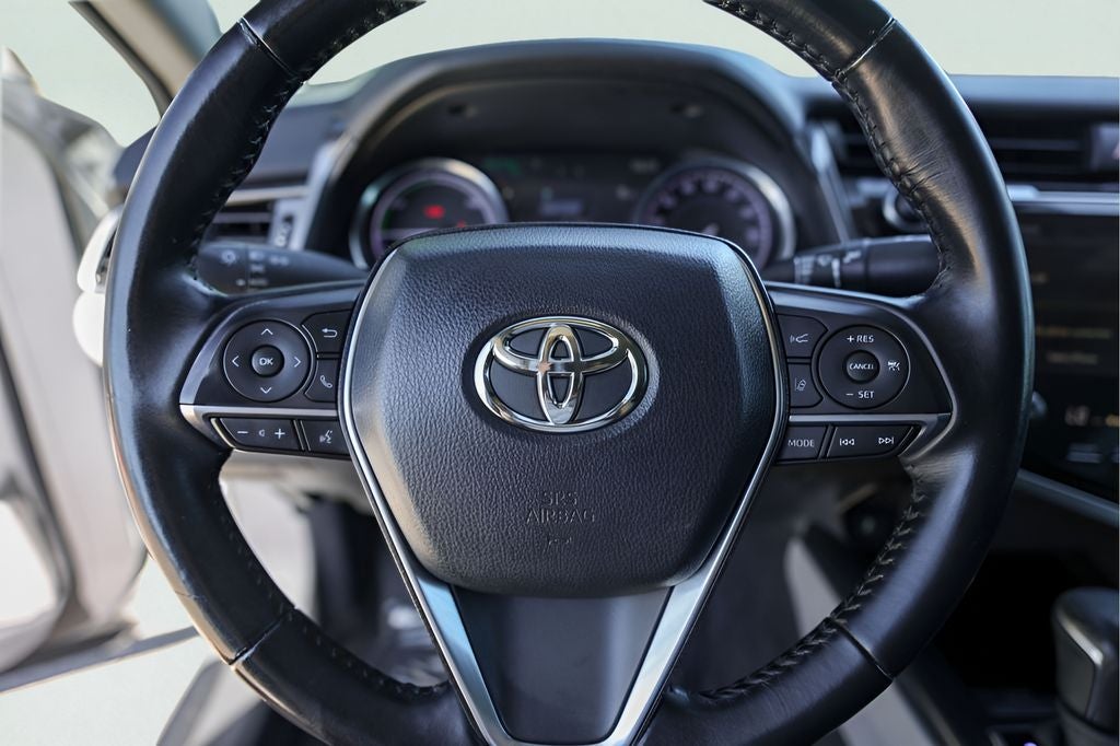 2020 Toyota Camry Hybrid XLE