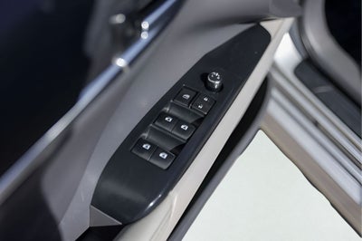 2020 Toyota Camry Hybrid XLE