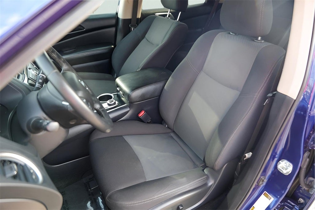 2020 Nissan Pathfinder SV