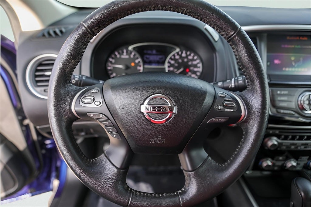 2020 Nissan Pathfinder SV