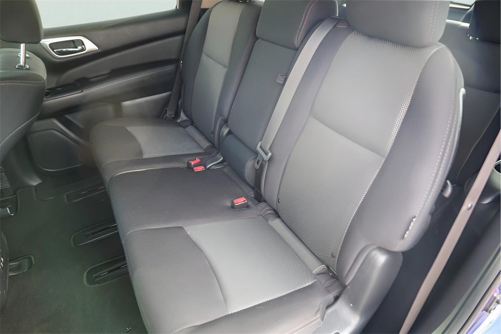 2020 Nissan Pathfinder SV