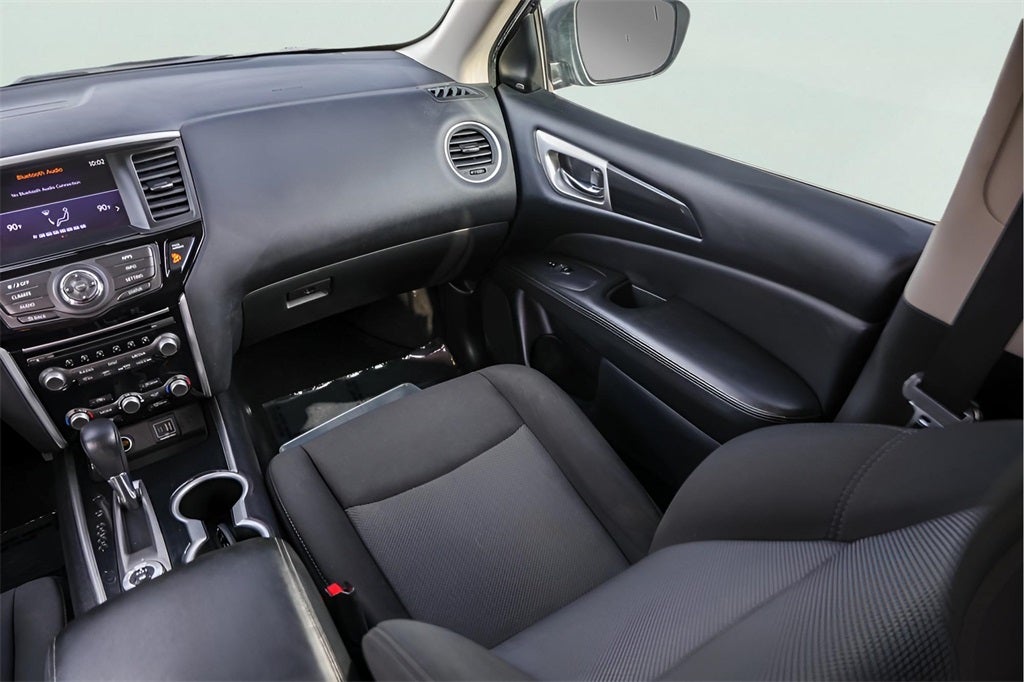 2020 Nissan Pathfinder SV