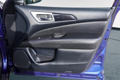 2020 Nissan Pathfinder SV