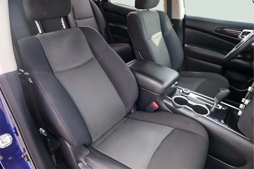 2020 Nissan Pathfinder SV