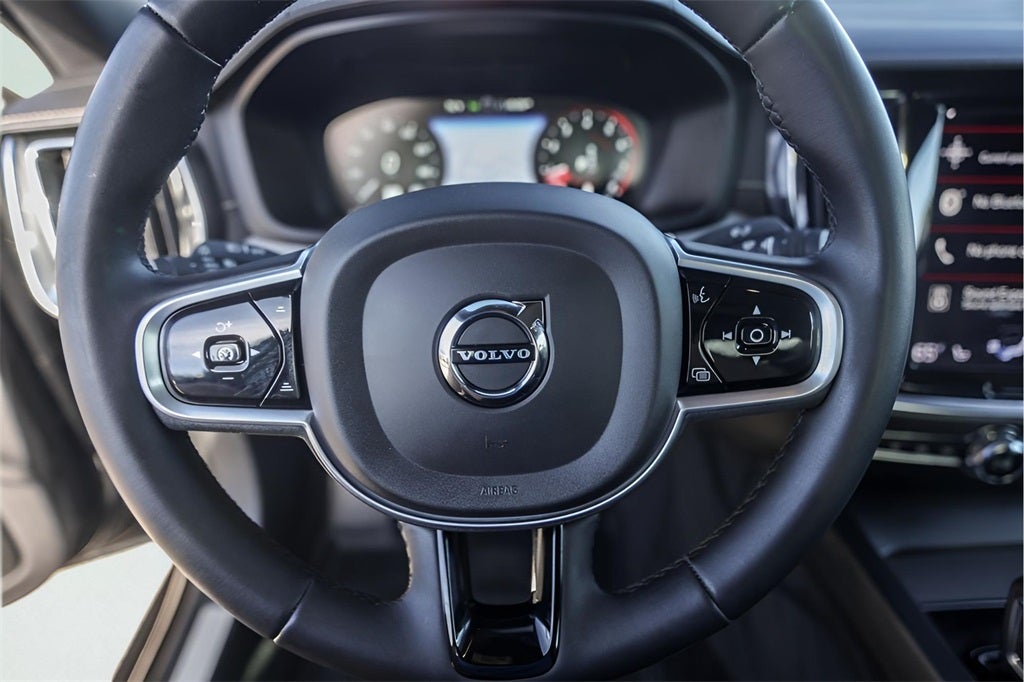 2022 Volvo S60 B5 R-Design