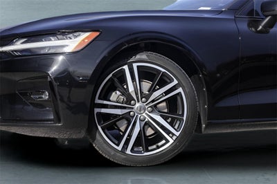 2022 Volvo S60 B5 R-Design