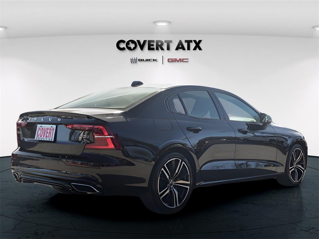 2022 Volvo S60 B5 R-Design