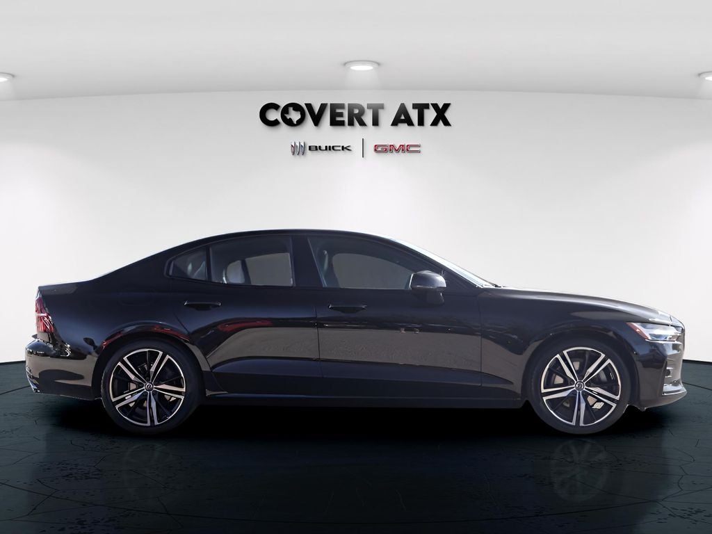 2022 Volvo S60 B5 R-Design