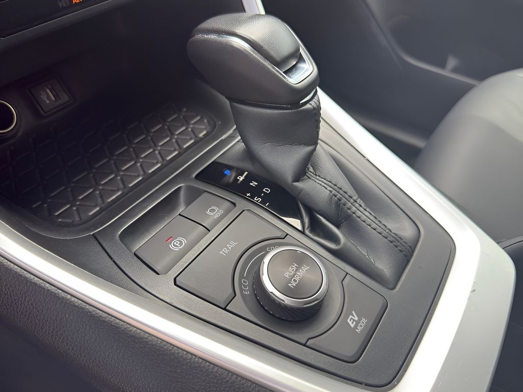 2025 Toyota RAV4 Hybrid XLE Premium