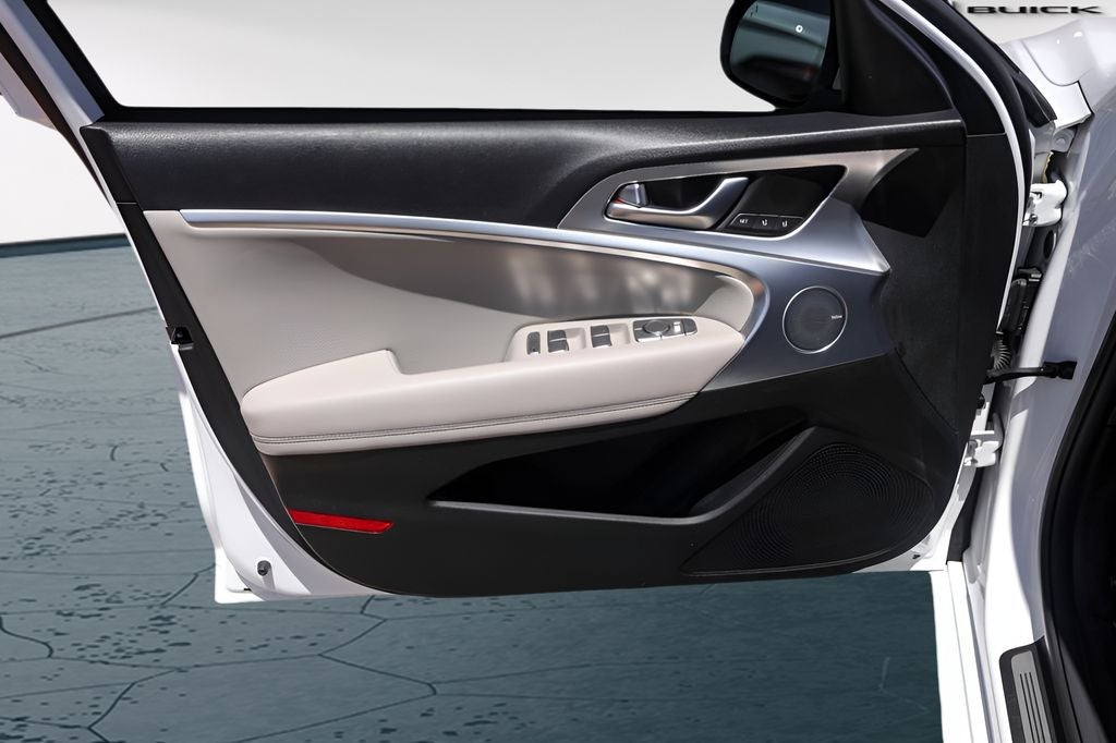 2022 Genesis G70 2.0T
