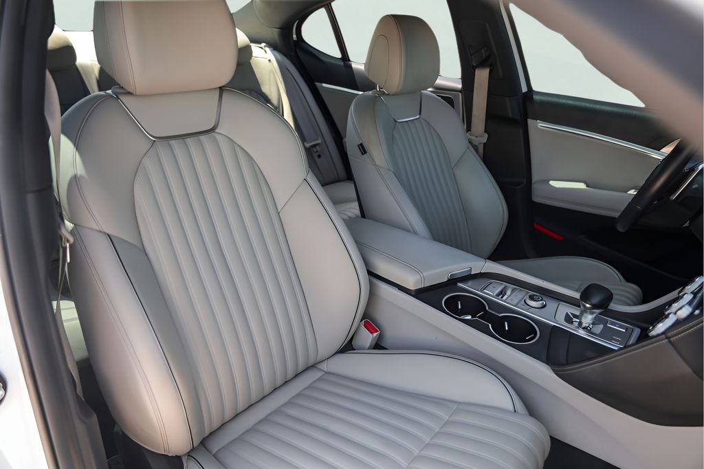 2022 Genesis G70 2.0T