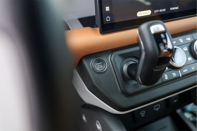 2024 Land Rover Defender 110 SE