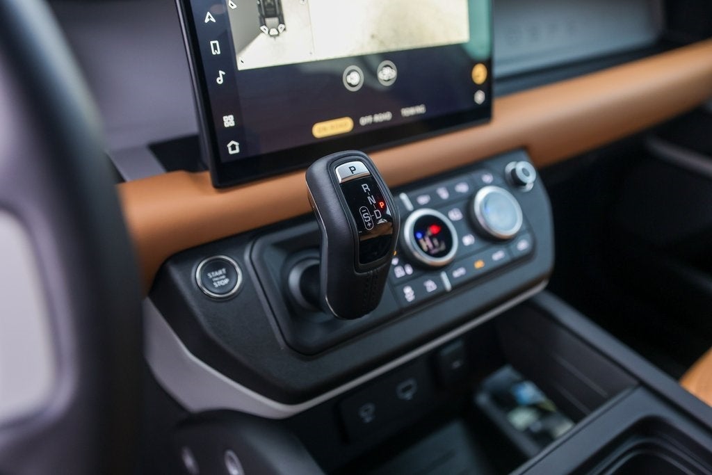 2024 Land Rover Defender 110 SE