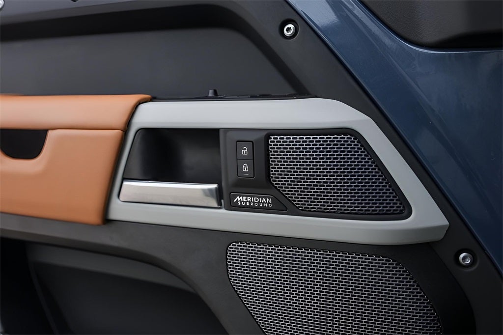 2024 Land Rover Defender 110 SE