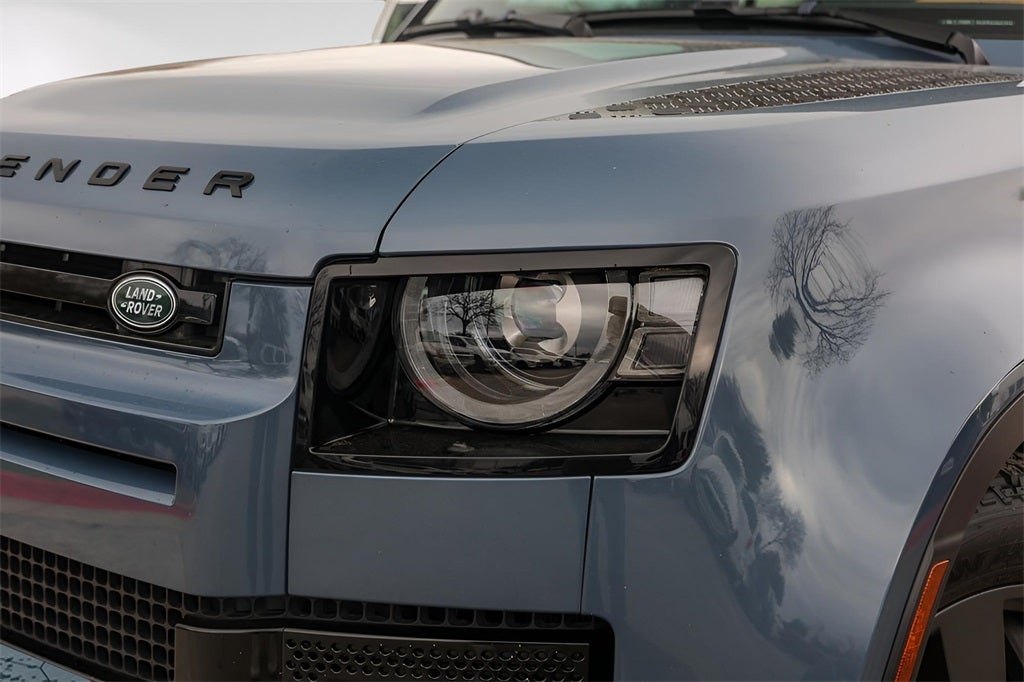 2024 Land Rover Defender 110 SE