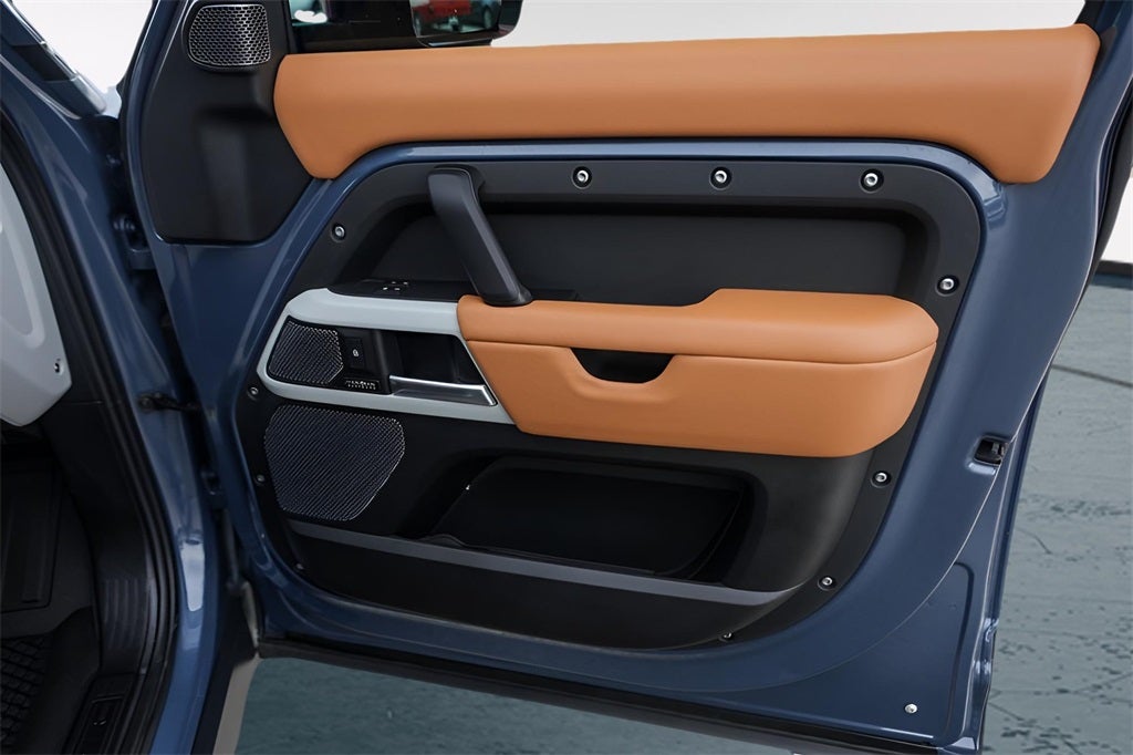 2024 Land Rover Defender 110 SE