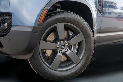 2024 Land Rover Defender 110 SE