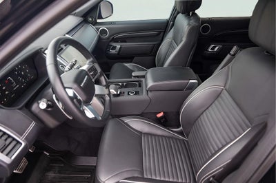 2024 Land Rover Discovery Metropolitan Edition