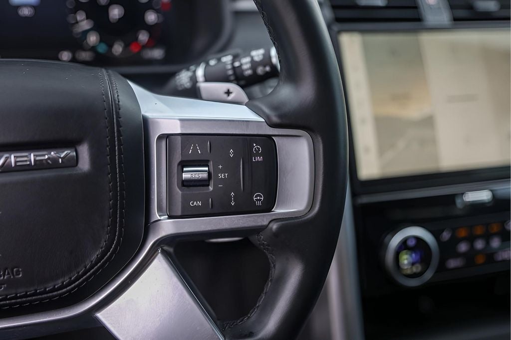 2024 Land Rover Discovery Metropolitan Edition