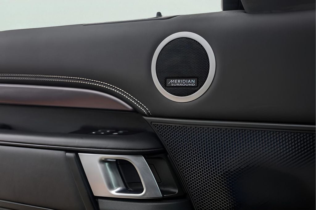 2024 Land Rover Discovery Metropolitan Edition