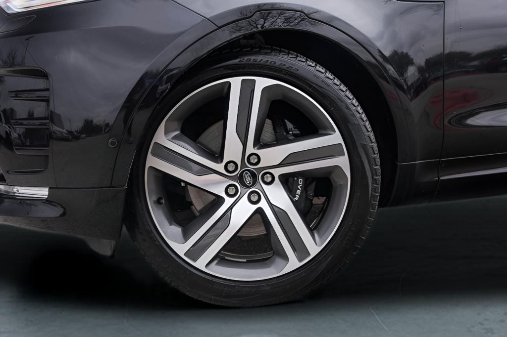 2024 Land Rover Discovery Metropolitan Edition