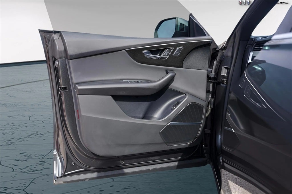 2021 Audi Q8 55 Premium Plus quattro