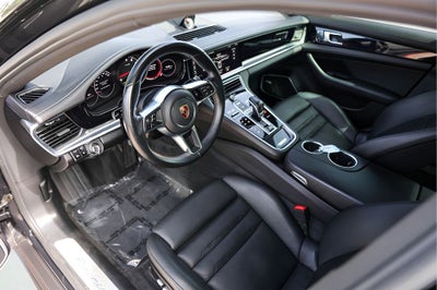 2017 Porsche Panamera 4