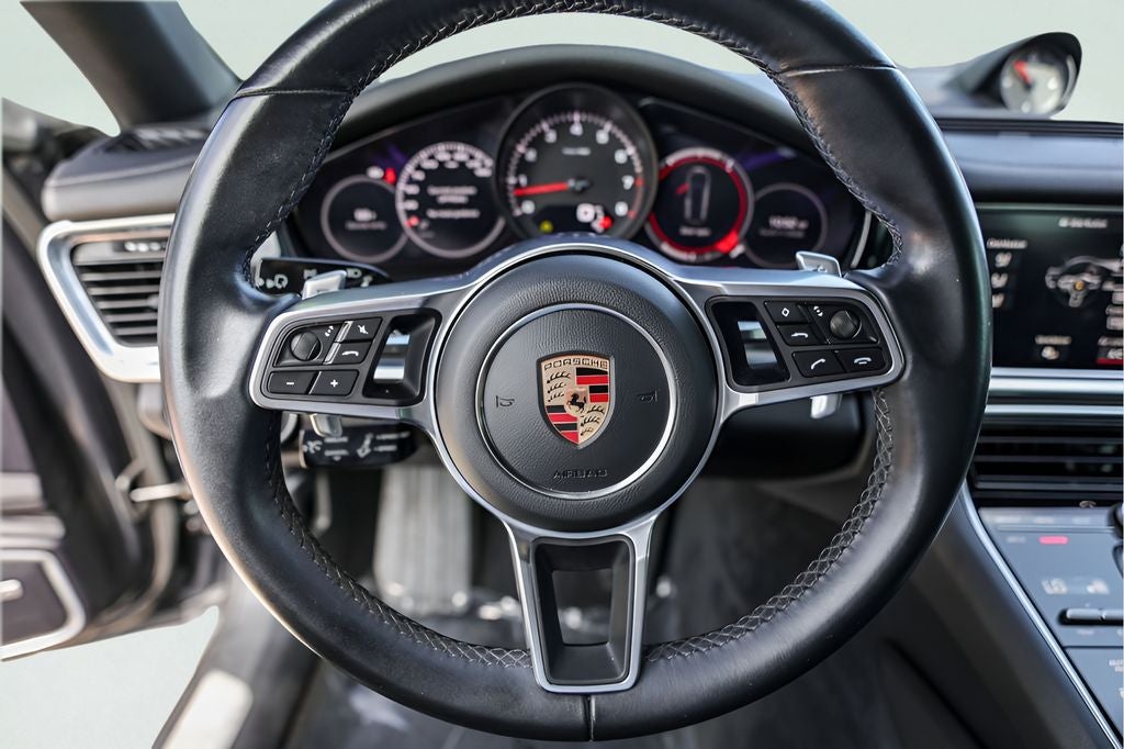 2017 Porsche Panamera 4