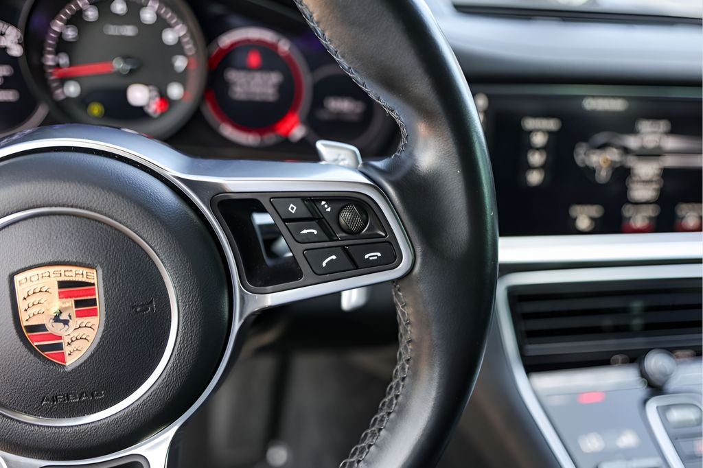 2017 Porsche Panamera 4