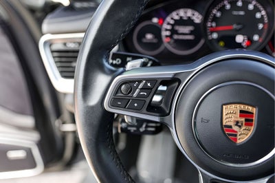2017 Porsche Panamera 4