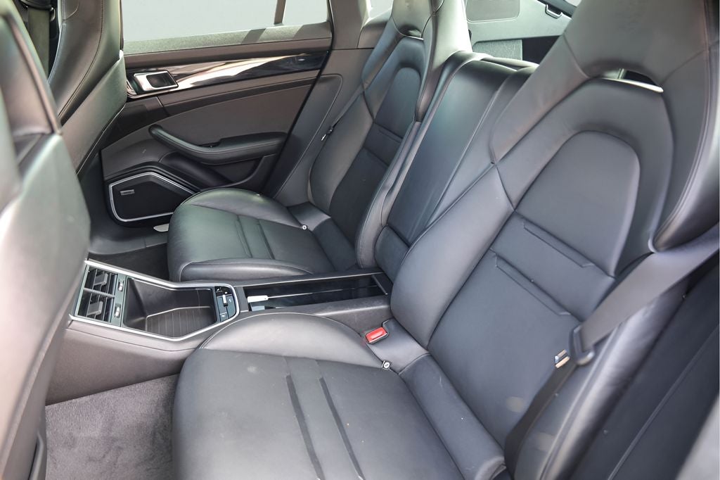 2017 Porsche Panamera 4