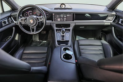 2017 Porsche Panamera 4