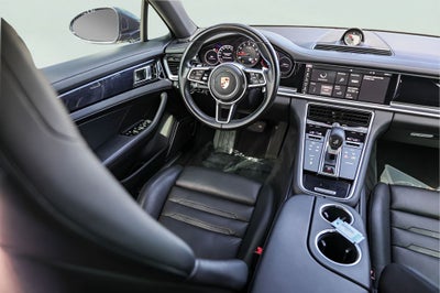 2017 Porsche Panamera 4