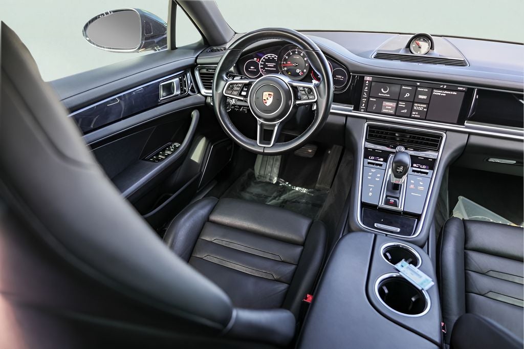 2017 Porsche Panamera 4