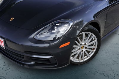 2017 Porsche Panamera 4