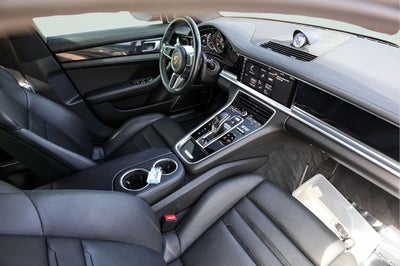 2017 Porsche Panamera 4