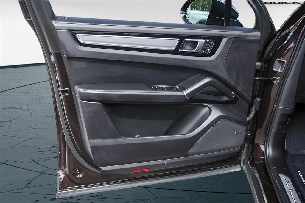 2022 Porsche Cayenne E-Hybrid Platinum Edition