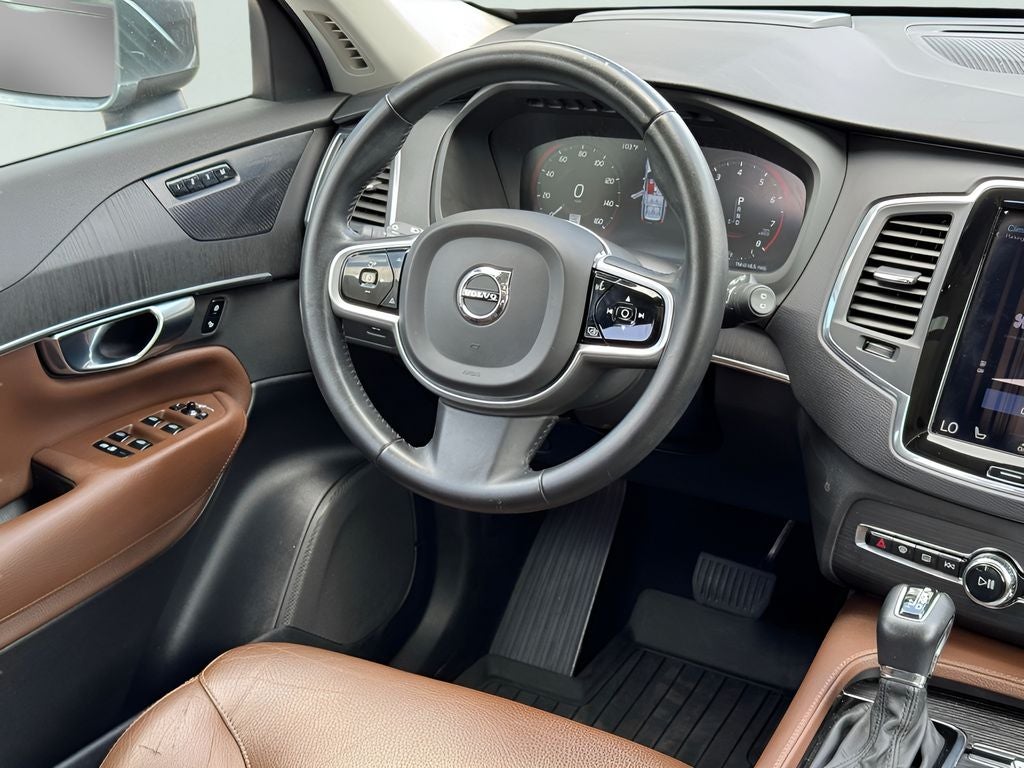 2020 Volvo XC90 T6 Momentum